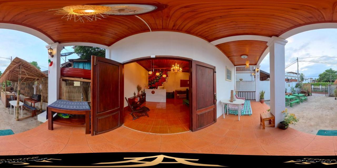 La Casa Hostel Luang Prabang Bagian luar foto