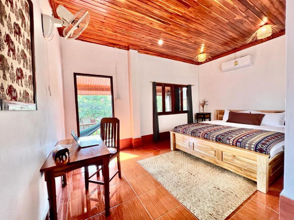 La Casa Hostel Luang Prabang Bagian luar foto